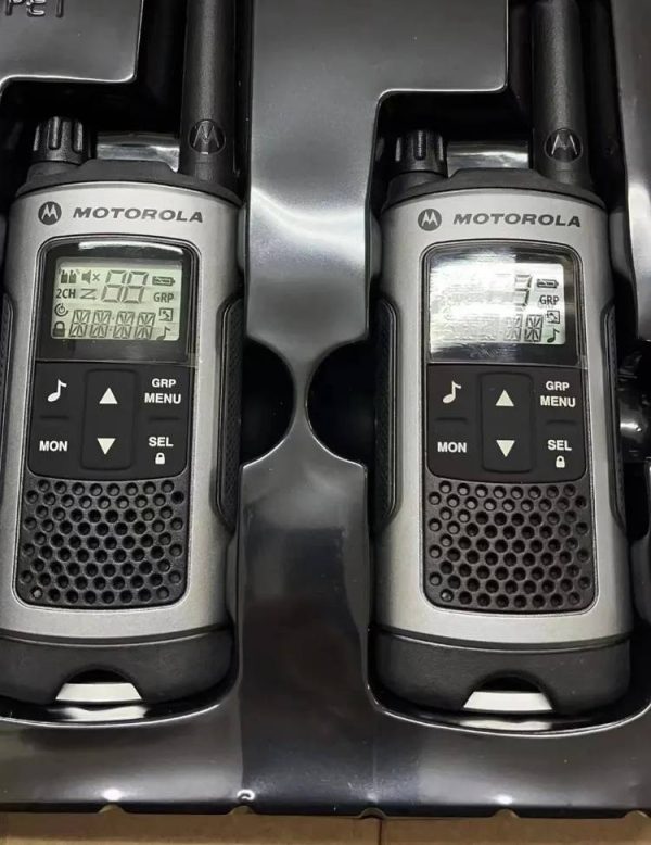 Original Brand Motorola T80 Walkie talkie Free Shipping 1 pair - Image 5