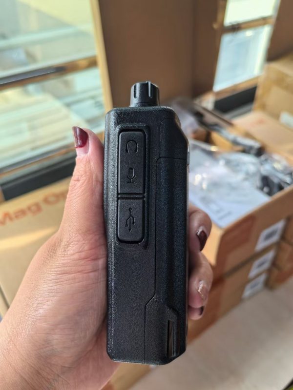 Motorola Mag One M51I Digital Portable Two-Way Radio - Image 3