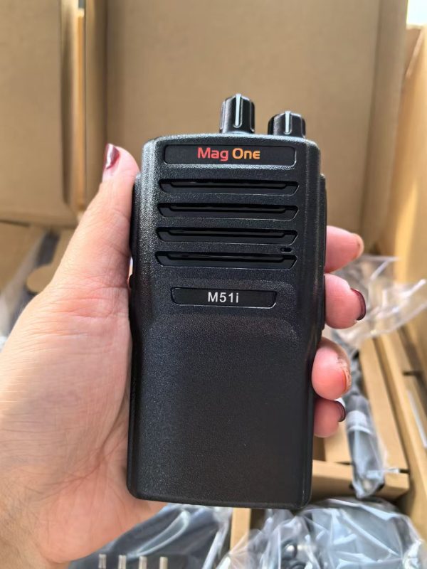 Motorola Mag One M51I Digital Portable Two-Way Radio - Image 2