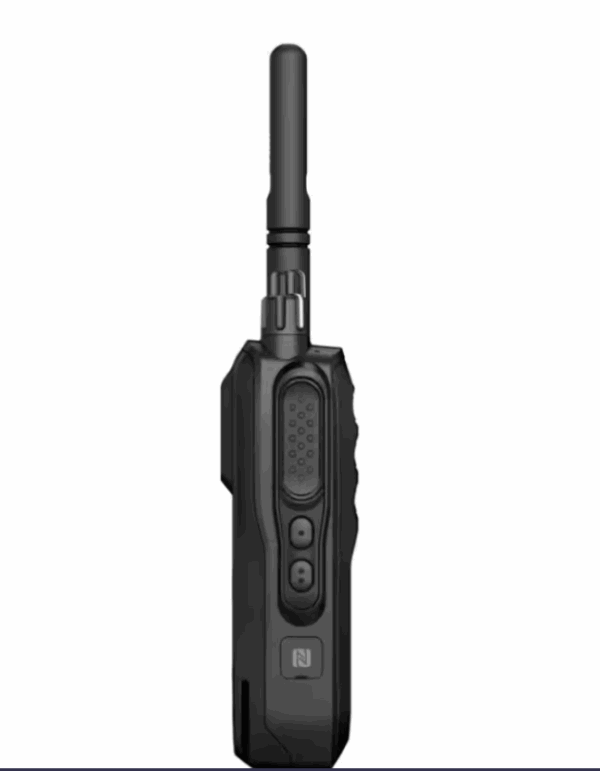 Motorola Solutions R5 MOTOTRBO™ LKP (Limited Keypad) Two-Way Radio - Image 4