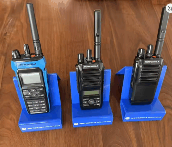 Motorola Solutions R5 MOTOTRBO™ LKP (Limited Keypad) Two-Way Radio - Image 6